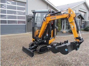 Máy xúc mini KUBOTA
