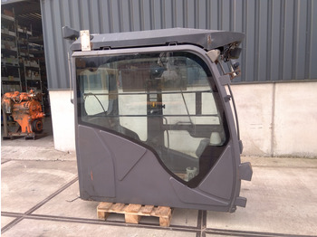 Cabin HITACHI