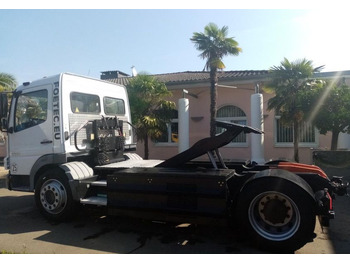 Xe tải MERCEDES-BENZ