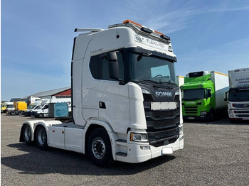 Xe đầu kéo SCANIA S 580