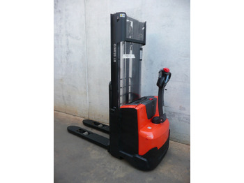 Máy xếp chồng BT