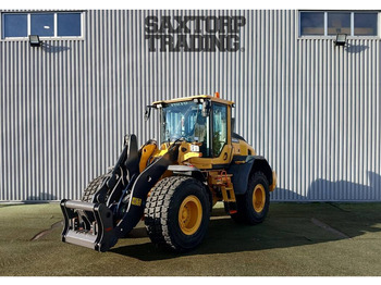 Máy xúc lật bánh lốp VOLVO L90H