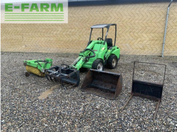 Máy xúc lật bánh lốp kính thiên văn AVANT