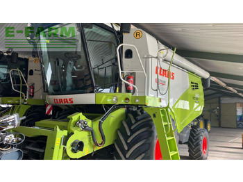 Máy gặt đập CLAAS Tucano 560