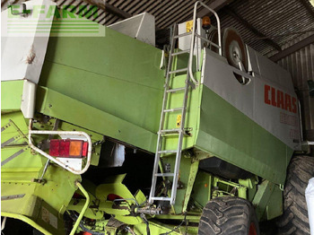 Máy gặt đập CLAAS Lexion 460