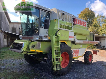 Máy gặt đập CLAAS Mega