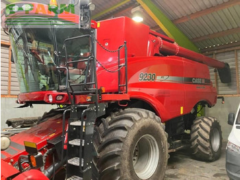 Máy gặt đập CASE IH Axial-Flow 9230