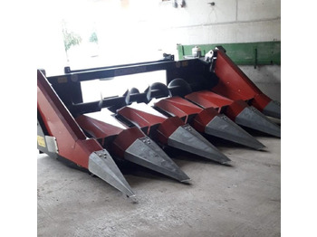 Đính kèm máy gặt đập thức ăn gia súc