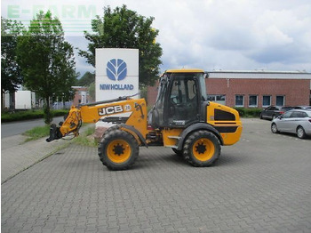 Máy xúc lật bánh lốp JCB TM220