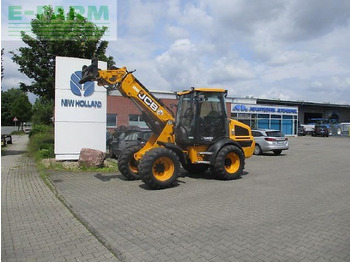 Máy xúc lật bánh lốp JCB TM220