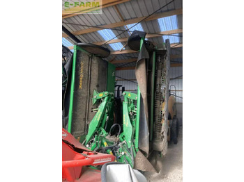 Máy cắt cỏ JOHN DEERE