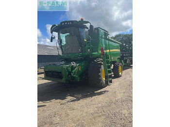Máy gặt đập JOHN DEERE T670