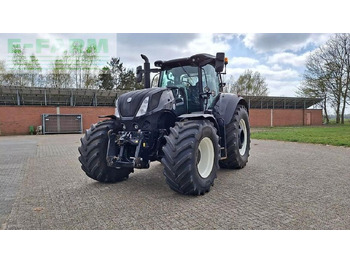 Máy cày NEW HOLLAND T7000