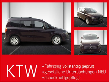 Xe van chở khách MERCEDES-BENZ