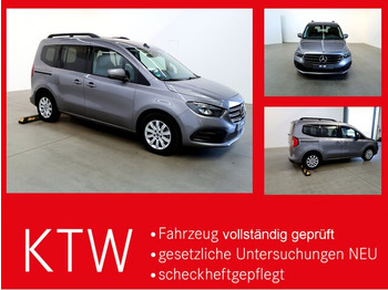 Xe van chở khách MERCEDES-BENZ
