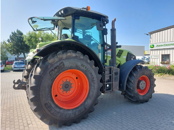 Máy cày CLAAS Axion 850
