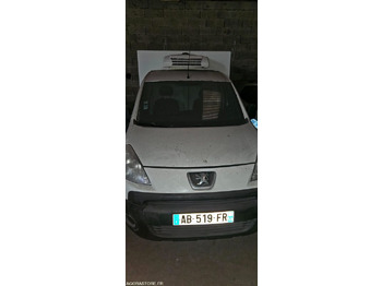 Xe van nhỏ gọn PEUGEOT Partner