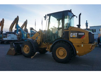 Máy xúc lật bánh lốp CATERPILLAR 906M