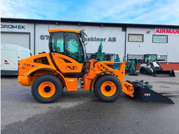 Máy xúc lật bánh lốp