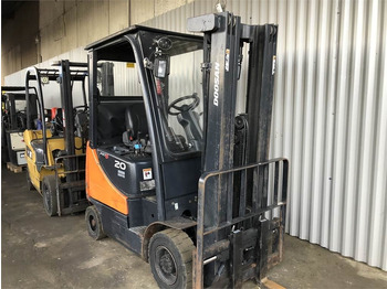 Xe nâng gas DOOSAN