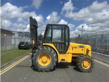 Xe nâng địa hình gồ ghề JCB