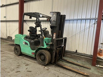 Xe nâng diesel Mitsubishi FD30NT: hình 4 Xe nâng diesel Mitsubishi FD30NT: hình 4