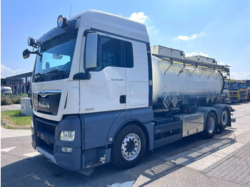 Xe tải chân không MAN TGX 26.560