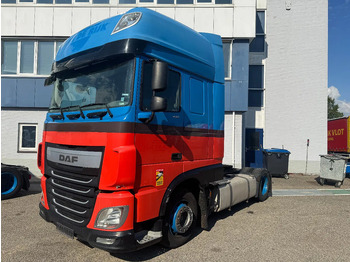 Xe đầu kéo DAF XF 440
