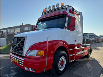 Xe đầu kéo VOLVO