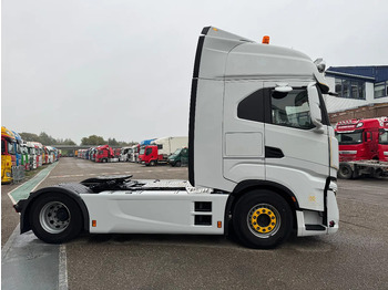 Xe đầu kéo Iveco S-WAY 460 4X2 EURO 6 SKIRTS DOUBLE TANK: hình 4