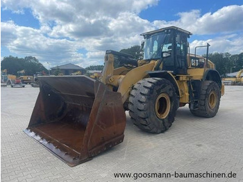 Máy xúc lật bánh lốp CATERPILLAR 966M