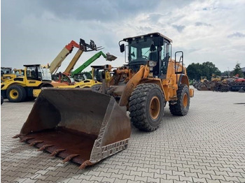 Máy xúc lật bánh lốp HYUNDAI