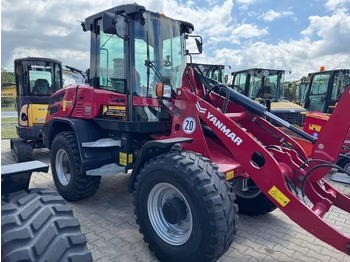 Máy xúc lật bánh lốp YANMAR