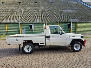 Xe bán tải Toyota Land Cruiser LB71MOD: hình 4 Xe bán tải Toyota Land Cruiser LB71MOD: hình 4