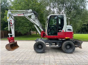 Máy xúc bánh lốp TAKEUCHI