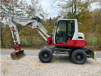Máy xúc bánh lốp TAKEUCHI