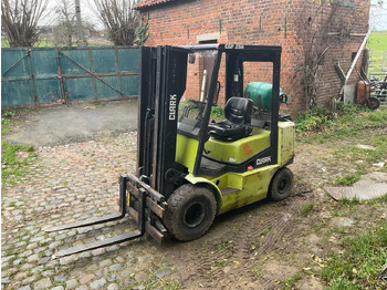 Xe nâng 2001 CLARK CGP 25 H FORKLIFT: hình 2 Xe nâng 2001 CLARK CGP 25 H FORKLIFT: hình 2