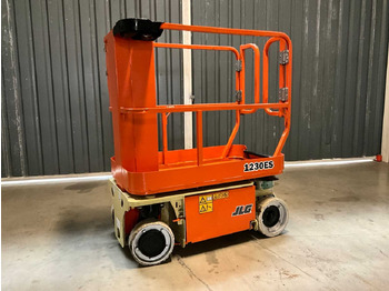 Nền bục trên không JLG