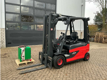 Xe nâng LINDE E25