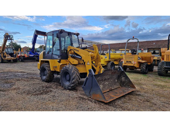 Máy xúc lật bánh lốp AHLMANN