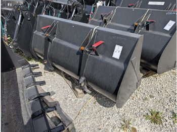 Máy xúc lật bánh lốp