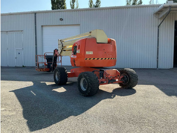 Nền bục trên không JLG