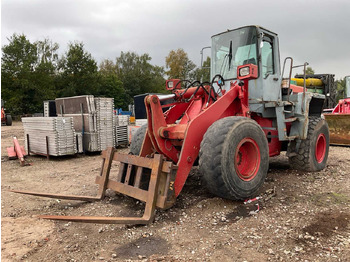 Máy xúc lật bánh lốp KOMATSU