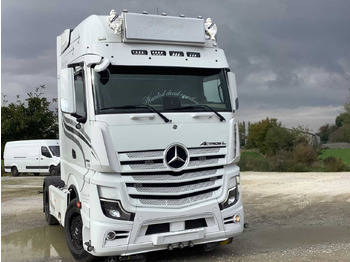 Xe tải MERCEDES-BENZ Actros