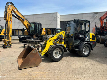 Máy xúc lật bánh lốp WACKER