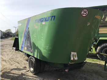 Xe trộn thức ăn gia súc FARESIN