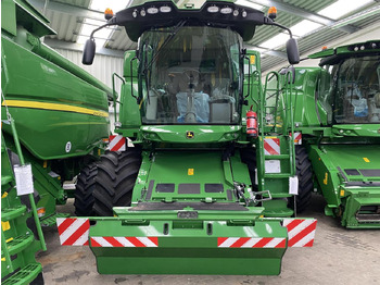 Máy gặt đập JOHN DEERE T550