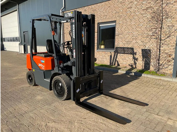 Xe nâng diesel Doosan D30G Yanmar 3 ton Triplex Freelift Sideshift Diesel Heftruck 470 cm hefhoogte: hình 4 Xe nâng diesel Doosan D30G Yanmar 3 ton Triplex Freelift Sideshift Diesel Heftruck 470 cm hefhoogte: hình 4