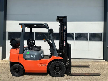 Xe nâng gas TOYOTA