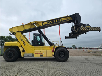 Xe tiếp cận xếp chồng HYSTER